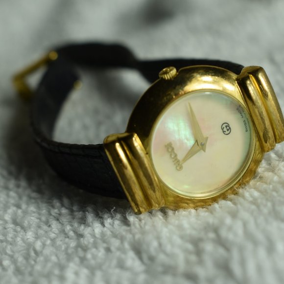 Gucci Watch 14k Gold w Leather Band M.O.P. Face main image 8